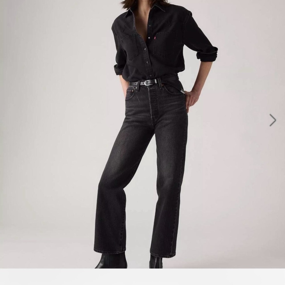 Levi's Women's Washed Black Straight Leg Jeans